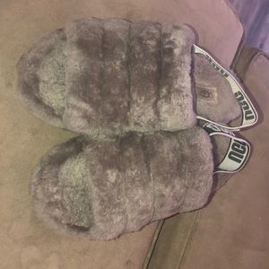 UGG FLUFF YEAH SLIPPER size 9